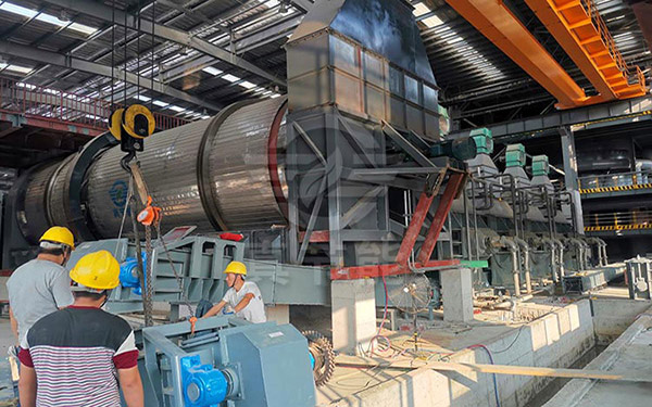 甘蔗渣烘干設(shè)備安裝現(xiàn)場(chǎng)